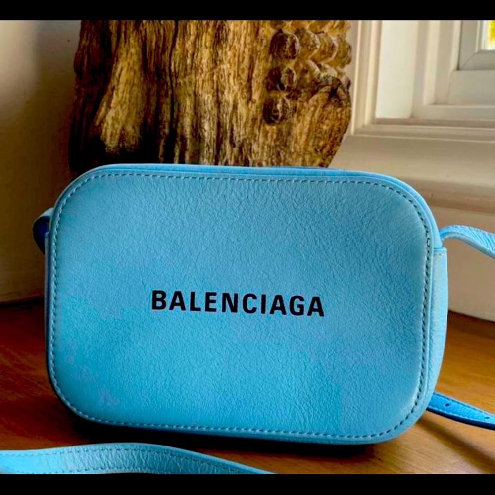 BALENCIAGA CAMERA BAG new with receipt